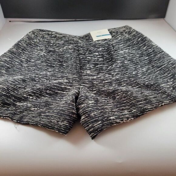 BRAND NEW WOMEN"S OLD NAVY SHORT - Picture 8 of 16